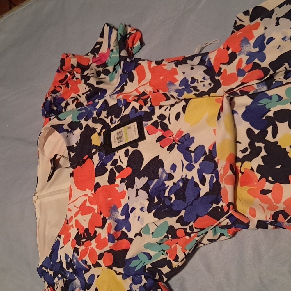 Dress - Picture 2 of 4